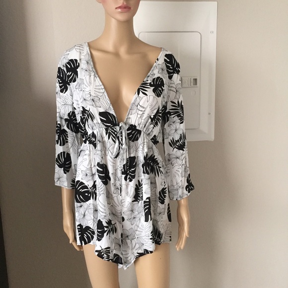 ⭐️5 STAR rated! DALI gray & black romper - Picture 4 of 5