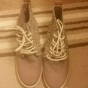 Reef canvas animal print shoes