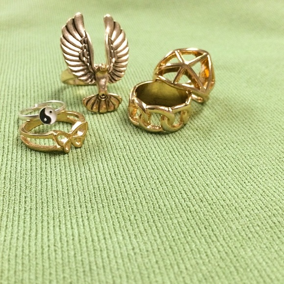 ❌Sold!❌ Super Statement Ring Set - Picture 2 of 3