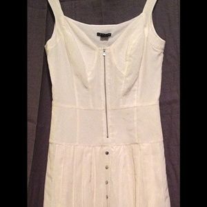 A gorgeous white Theory silk summer dress, size 0