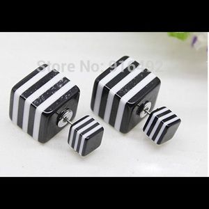Cubic Double Sided Earrings - Black/White
