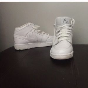 Jordan 1 youth 5 women's 7