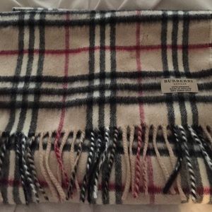 Burberry scarf 100% authentic 😀