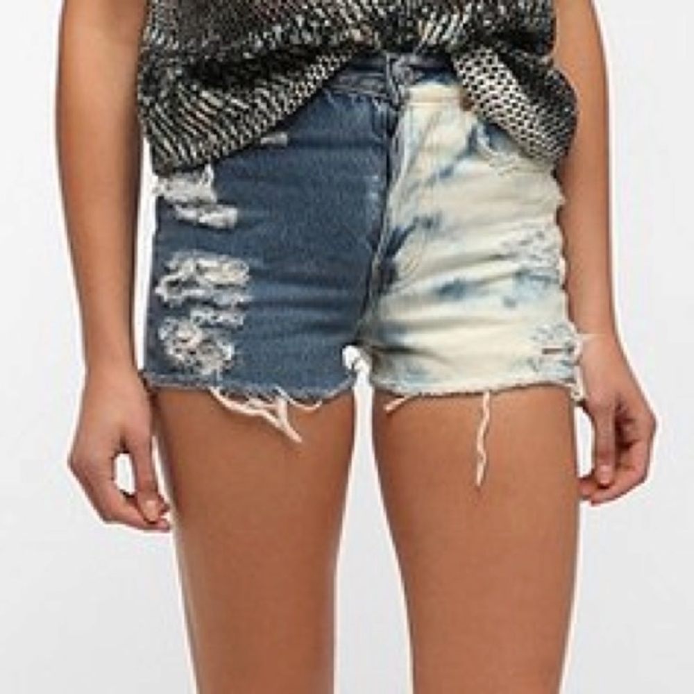 Acid Washed Highwaisted Jean Shorts
