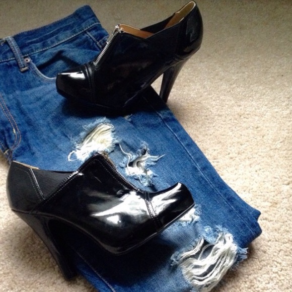 🎈HP 7/13🎈Charlotte Ruse | Black Booties - Picture 3 of 4