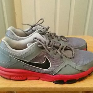 Men's Nike sneakers