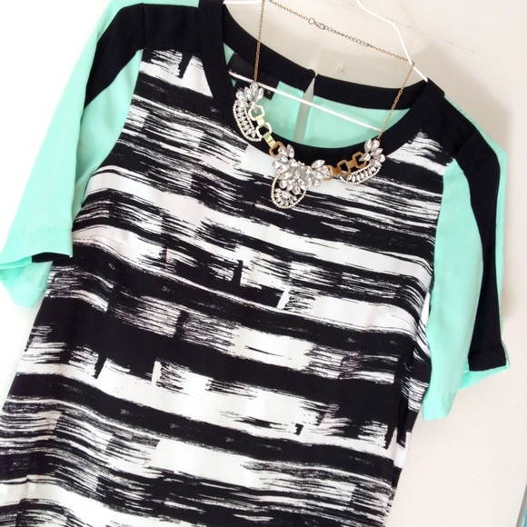 Attention Tops - Black, white and mint high-low top