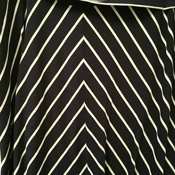 Old Navy Maternity Maxi Skirt (Navy / White) - Picture 2 of 2