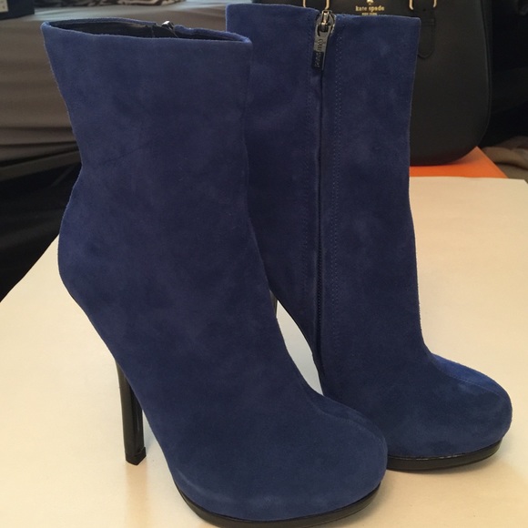 Colin Stuart Royal Suede bootie Size 5 - Picture 3 of 4