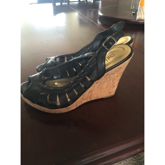 Cathy Jean black wedges