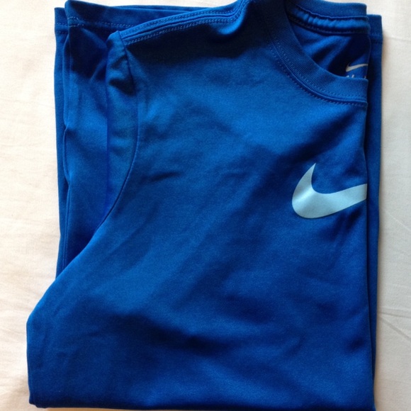 Nike dri fit top