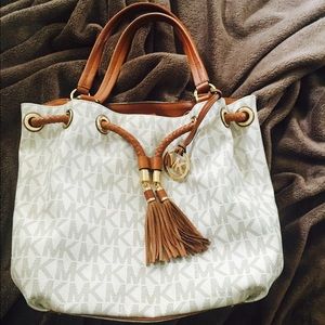Michael Kors jet set gathered logo tote