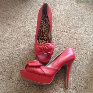 Just fab platform red pumps