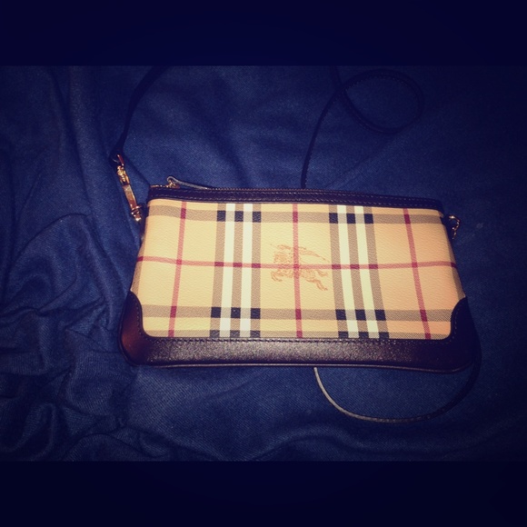 NWOT LIKE BURBERRY HANDBAG