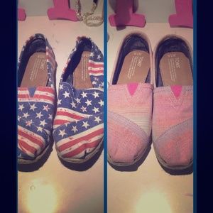 2 pairs of toms . NWOT