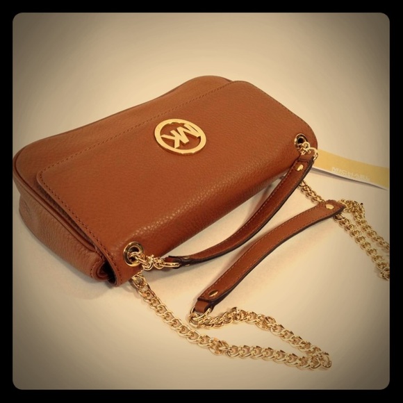 🎉SOLD🎉 NWT Michael Kors Fulton Sm Shldr Flap