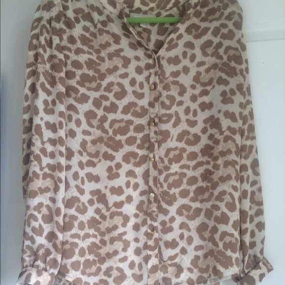 Banana Republic Tops - Adorable cheetah top