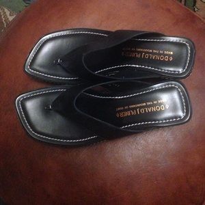 Donald J Pliner black leather sandals-new