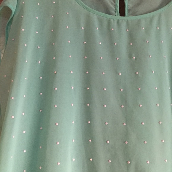 Seafoam green top - Picture 2 of 4