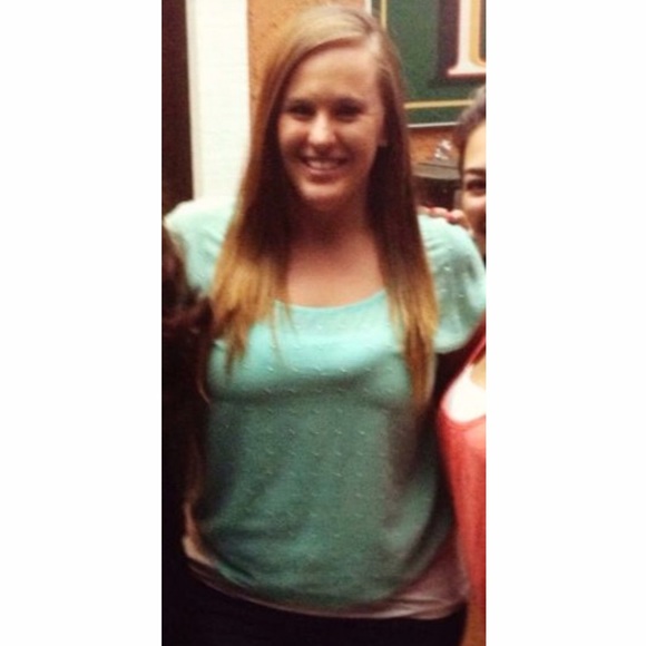 Seafoam green top - Picture 4 of 4