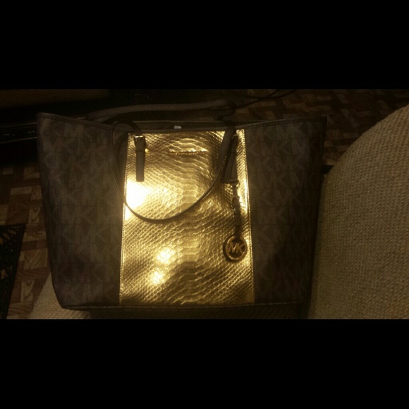 Micheal kors brown purse