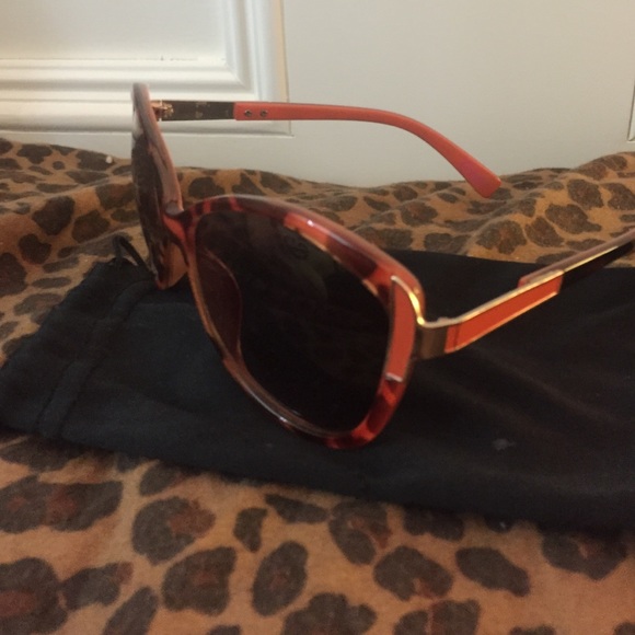 Beautiful peach glasses - Picture 2 of 2