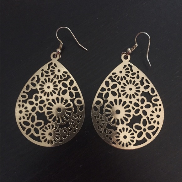 Gold earrings