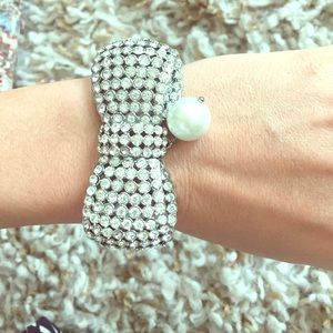 Bow bracelet