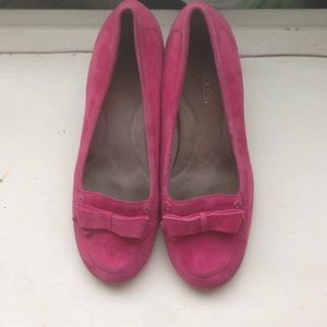AEROSOLES Magenta 2.5 Inch Heels