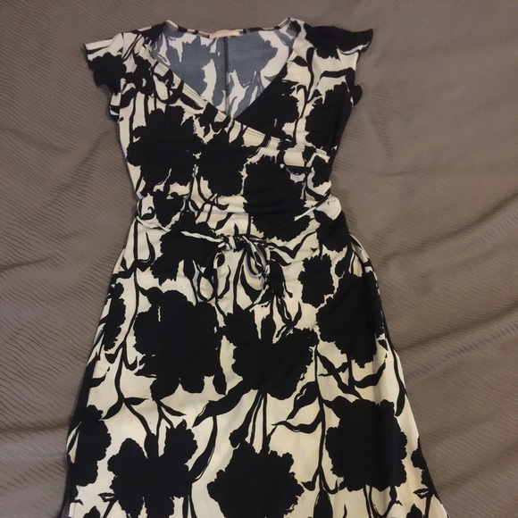 Sexy black and white wrap dress!