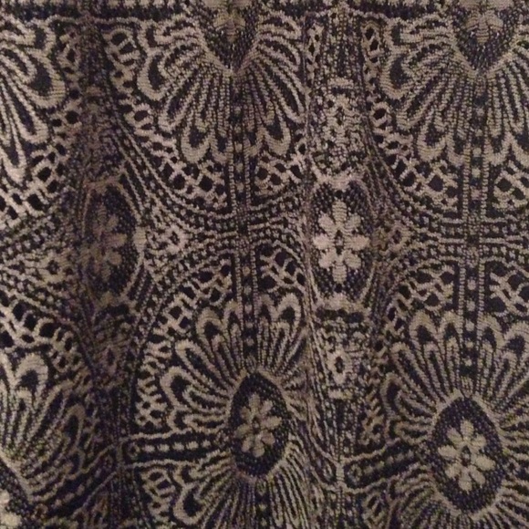 gorgeous black and gold dress - Picture 4 of 4