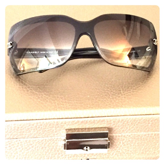 Chanel shades
