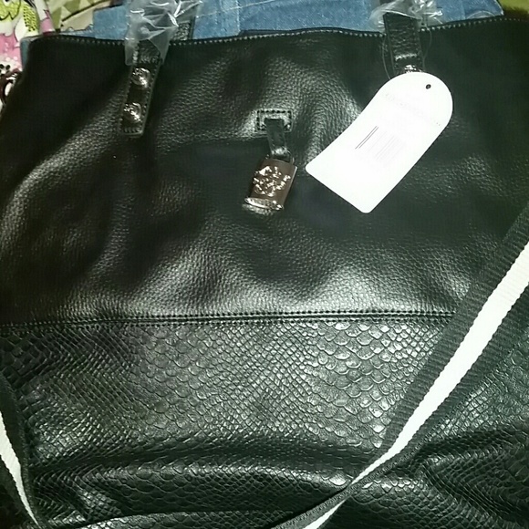 Jessica Simpson getaway handbag