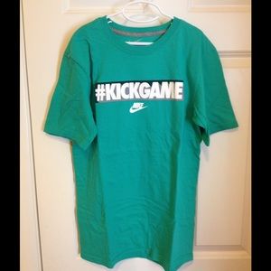 NIKE TEE FOR MEN IN SIZE S