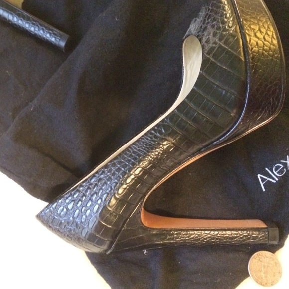 Alexandre Birman Sz 35 Python Peep toe heels w/box - Picture 3 of 7