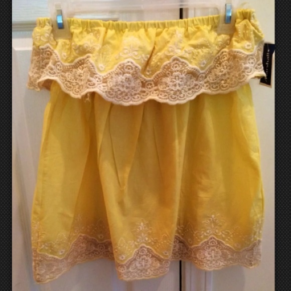 NWT! Yellow And Cream Strapless Boutique Top~Small