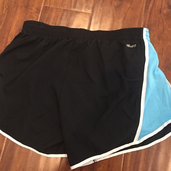 Nike FITDRY running shorts - Picture 3 of 3