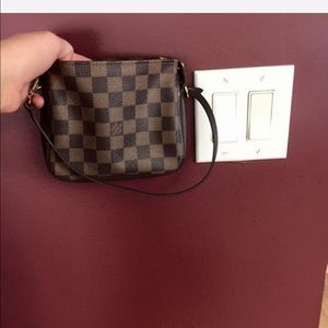 Louis Vuitton mini pochette