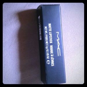 MAC MATTE Lipstick: Instigator