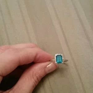 14k white 2.00 carat emerald with diamonds