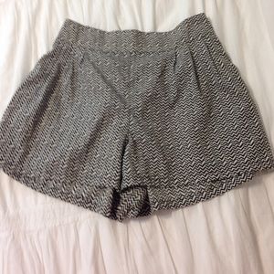 FLOWY SHORTS