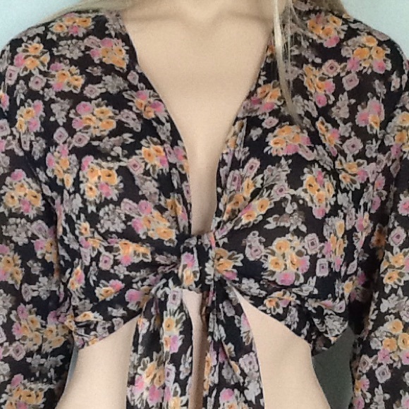 Great...Great Floral Front Tie Blouse - Picture 2 of 4