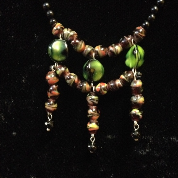 Beaded necklace - Picture 1 of 2
