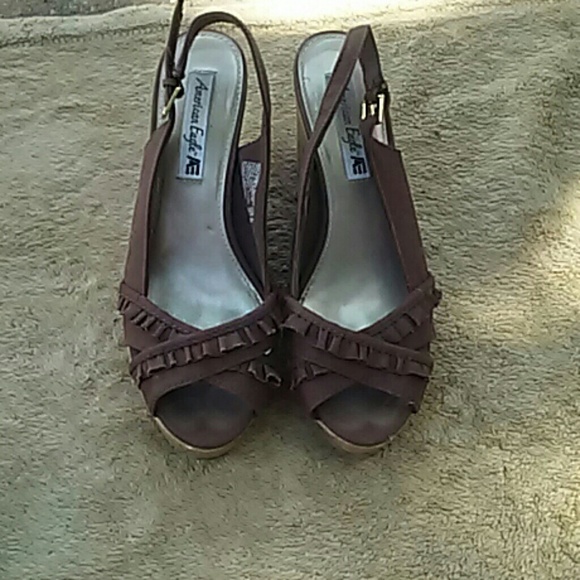 Wedge heel shoes