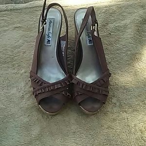 Wedge heel shoes