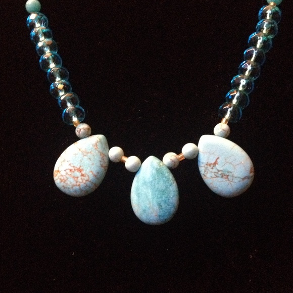 Turquoise beaded necklace - Picture 1 of 2