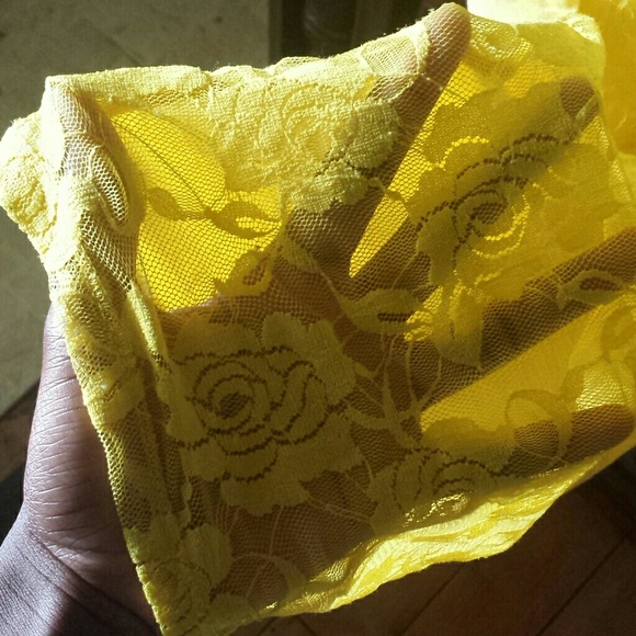 Yellow Lace Tank Top - Picture 3 of 4