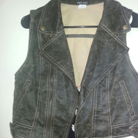 Cute sleeveless jacket - Picture 2 of 4