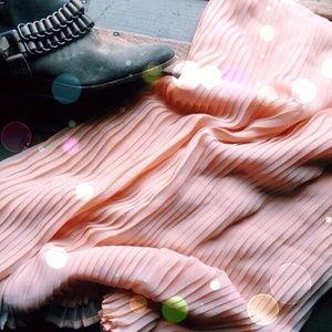 HP 🎉 peach| midi pleated skirt