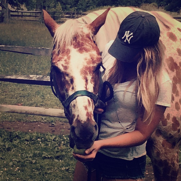 MEET YOUR SELLER 💜